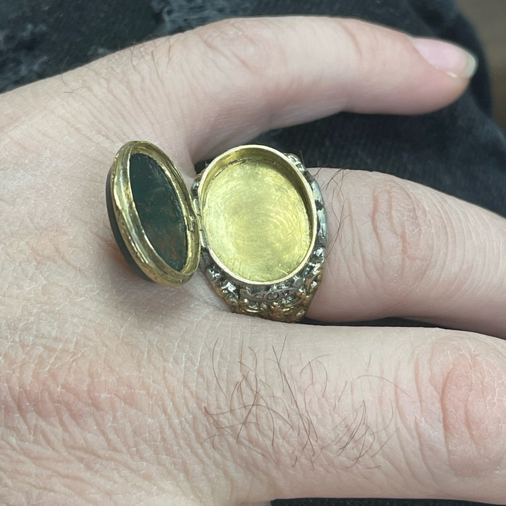 Antique Victorian Two-Tone 18K Gold Hinged Locket Poison Ring with Bloodstone